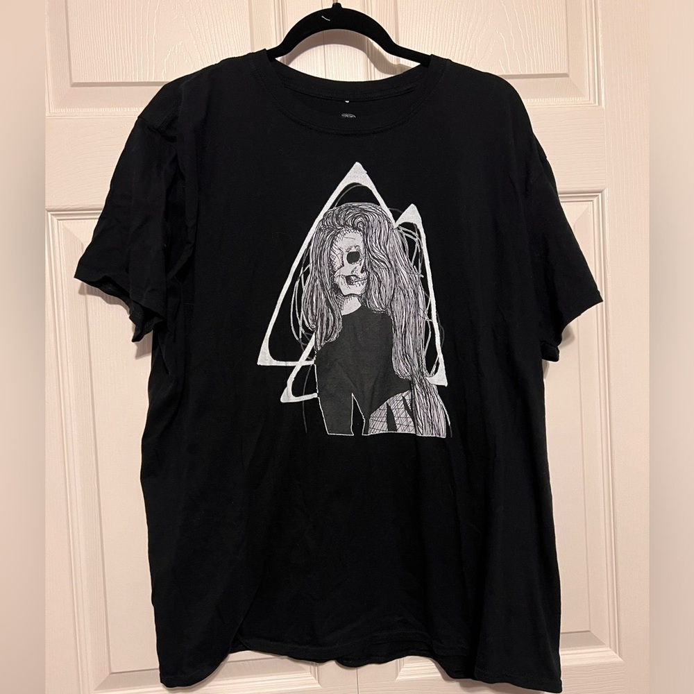 Skeleton lady t shirt 2XL